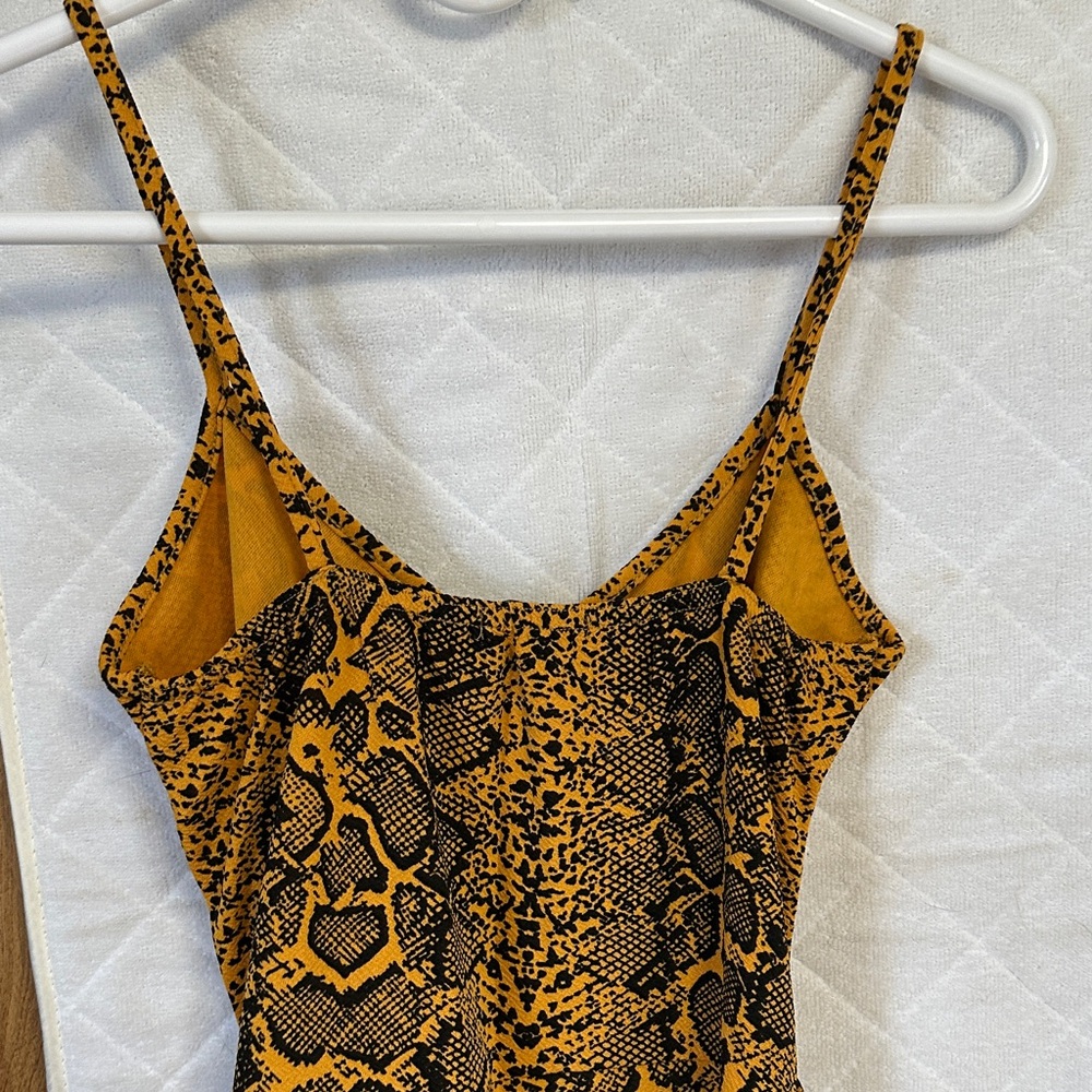 PrettyLittleThing Brown Snake Print Jumpsuit - Picture 4 of 5